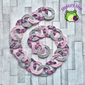 Ring O'Bunting made in pink and greys