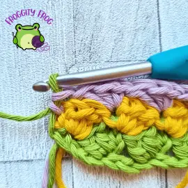 The first 3 rows of the Cobble stitch