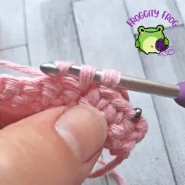 Making a single crochet stitch