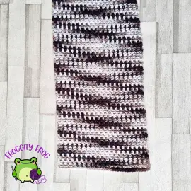 The Sieve Stitch Scarf before adding the border