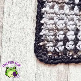 the corner of the sieve stitch scarf border
